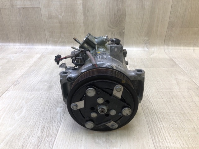 Компрессор климатической установки 926005CA0B NISSAN