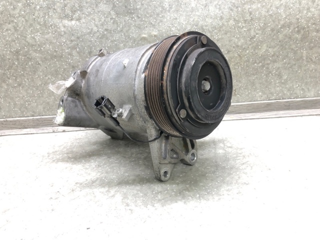 Компрессор кондиционера 92600CA01A NISSAN