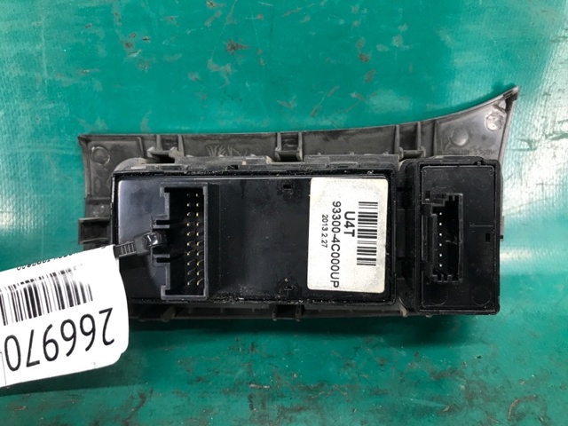 933004C000 HYUNDAI купить в Чернигов