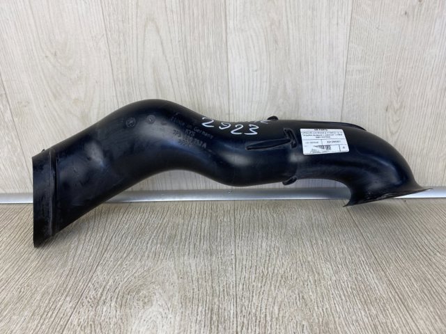 Воздухозаборник 95811027200 VAG