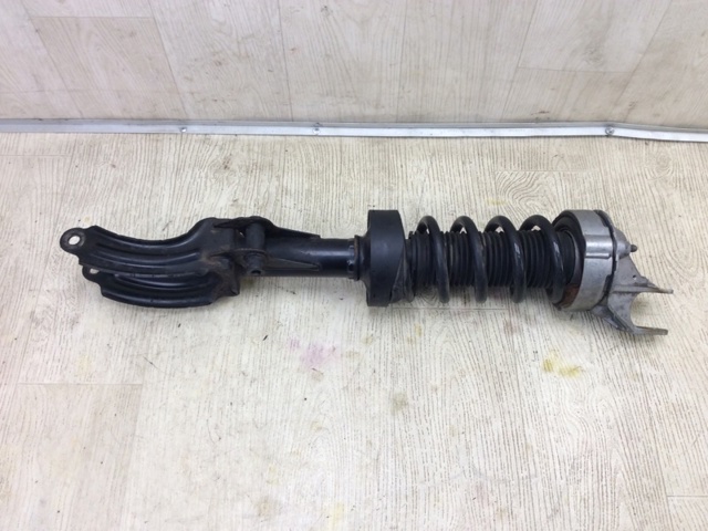 VAG 95834304400 Амортизатор передний правый в наличии Сумы