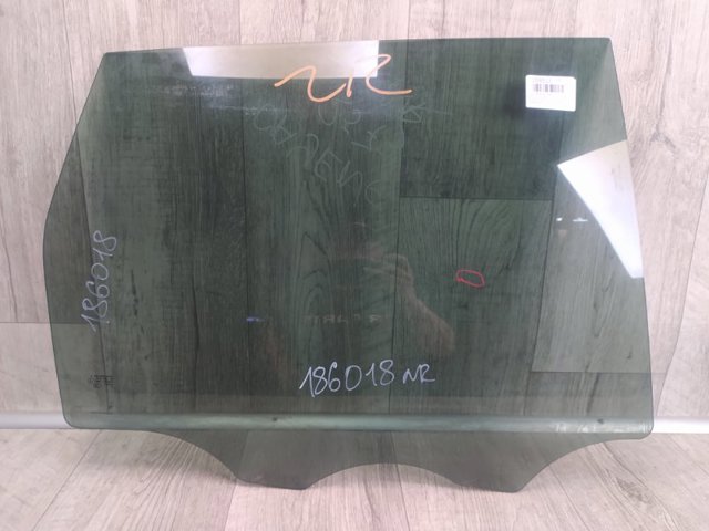 Окно задней двери 95854261206 VAG