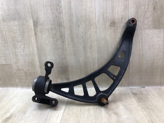 Передний нижний рычаг 9806520 BMW