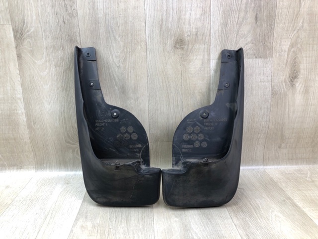 Комплект передних брызговиков 999J2ES00003 NISSAN