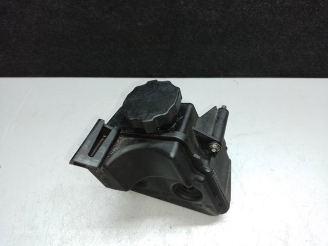 Бачки запасные (для масла) A0004602683 MERCEDES