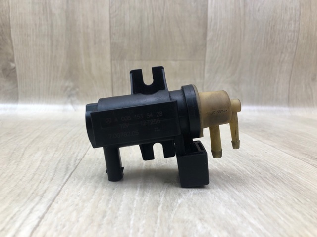Клапан соленоид регулирования заслонки EGR A0081535428 MERCEDES