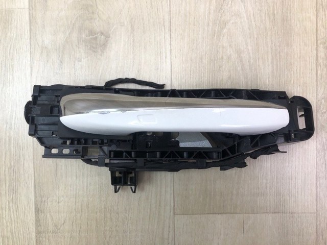 Ручка двери задней наружная правая A0997605601 MERCEDES