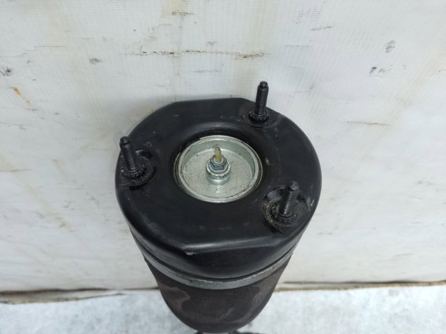 Амортизатор передний A1643206113 MERCEDES