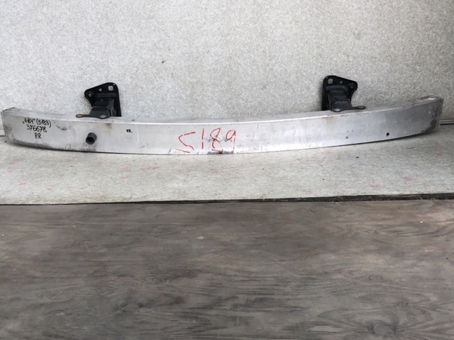 Кронштейн усилителя переднего бампера A1646202031 MERCEDES