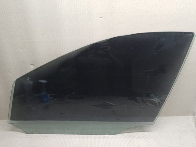 Окно (передней двери) двери A1647250910 MERCEDES