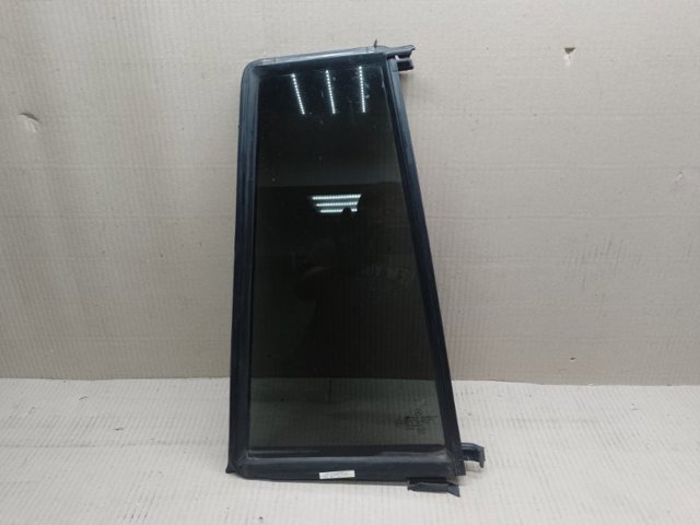 Задняя форточка правая A1647301455 MERCEDES