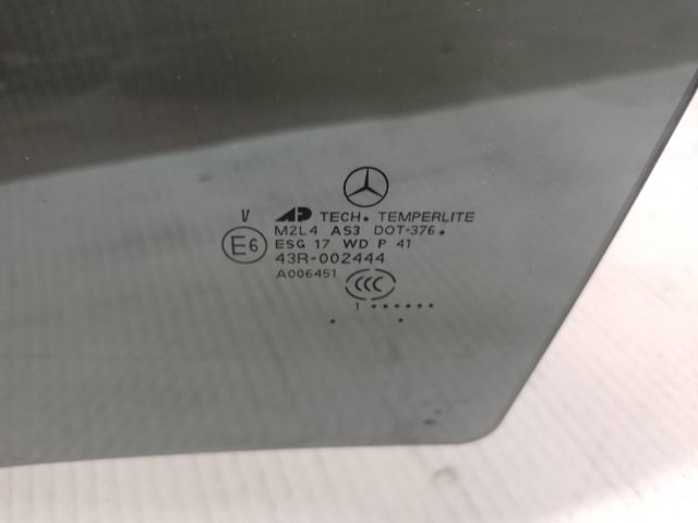 A1647350910 MERCEDES Стекло двери задней левой купить в Чернигов