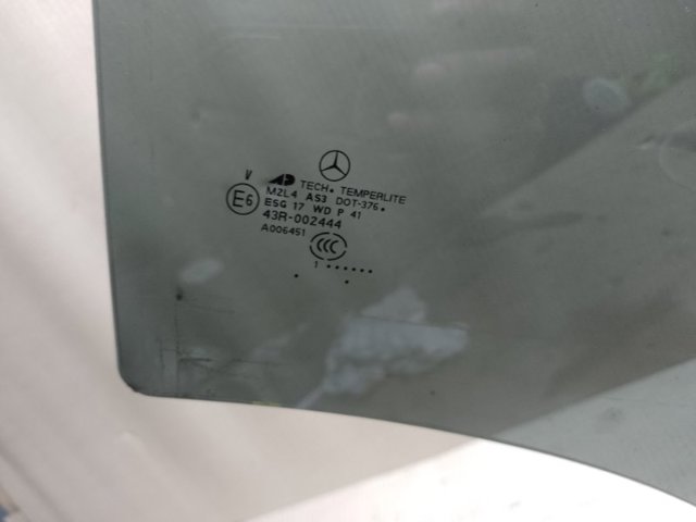 A1647351010 MERCEDES Стекло двери задней правой купить в Киев