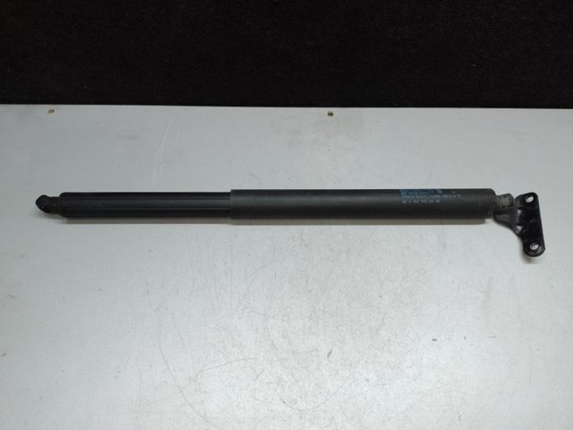 Амортизатор задней двери A1647400645 MERCEDES