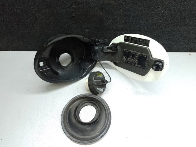 Дверка бензобака A1647570106 MERCEDES