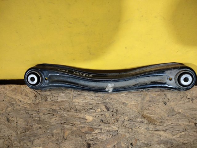 Балансир подвески задний левый A1663500106 MERCEDES