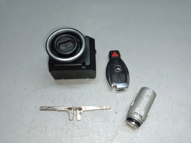 Ключ замка зажигания A2049051104 MERCEDES
