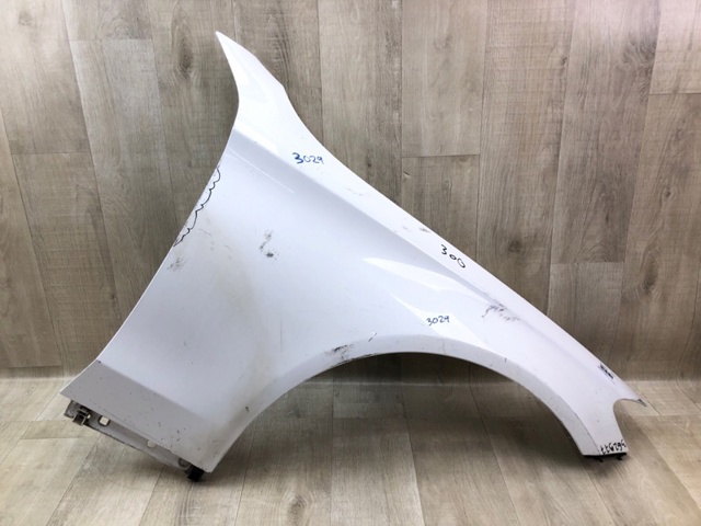 Переднее правое крыло A2058800218 MERCEDES