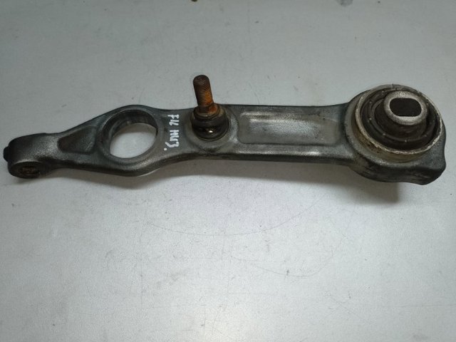 Левый рычаг передней нижней подвески A2113309107 MERCEDES