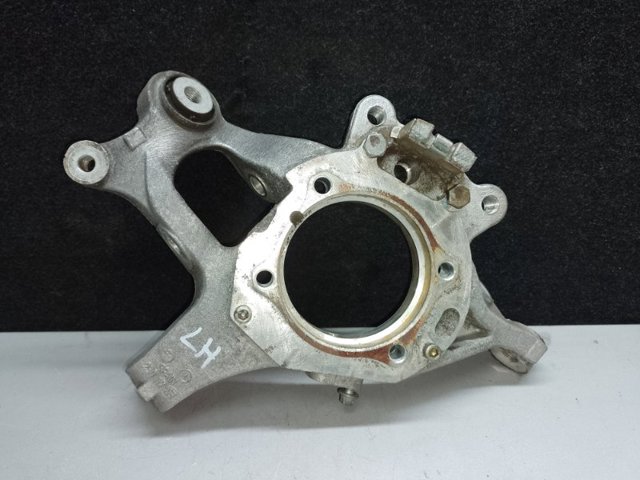 Кулак поворотный левый A2113508308 MERCEDES