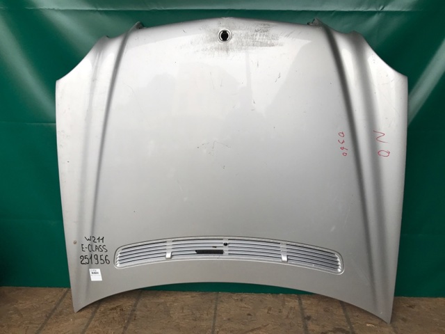 Капот двигателя A2118800157 MERCEDES