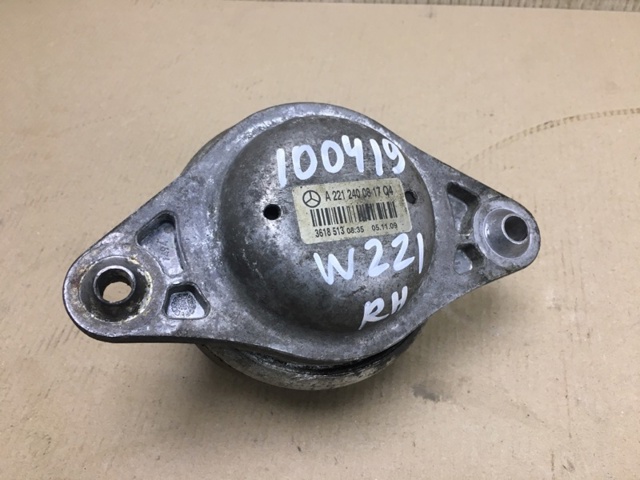 MERCEDES A221240081764 Левая/правая опора двигателя в наличии Чернигов