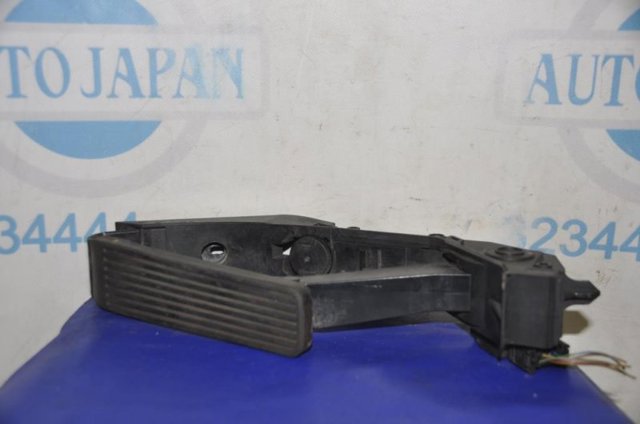 Педали газа A2213000104 MERCEDES