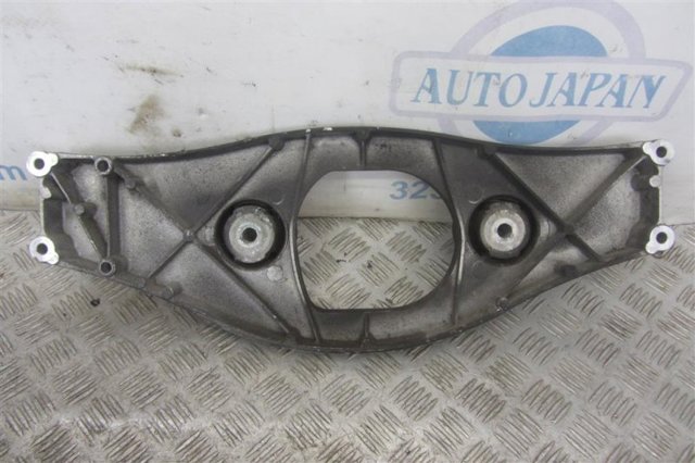 MERCEDES A2213503608 Кронштейн (траверса) заднего редуктора передняя в наличии Киев