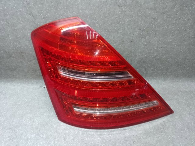 Фонарь задний левый A2218201364 MERCEDES
