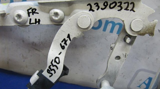 MERCEDES A2218800328 Петля капота левая в наличии Тернополь