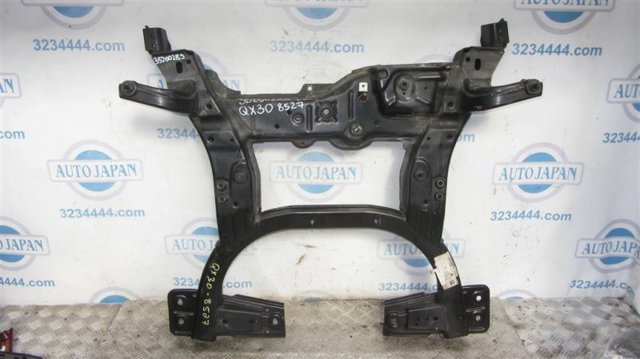 Подрамник передней подвески A2466201200 NISSAN