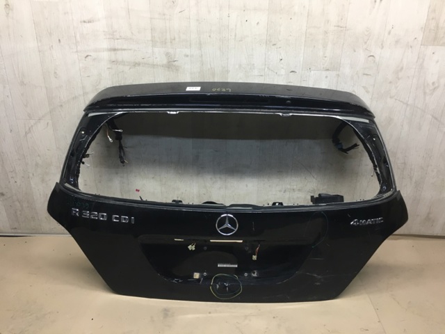 Дверь задняя багажная A2517400505 MERCEDES