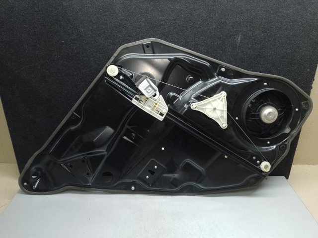 Мотор стеклоподъемника двери задней, правой A2518200208 MERCEDES