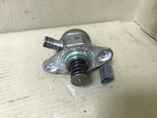 Насос топливный высокого давления A2760700101 MERCEDES