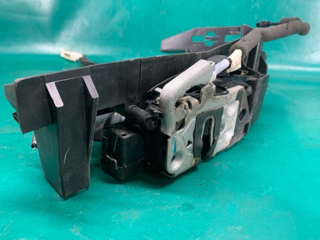 FORD AE8Z5421813F Замок водительской двери в наличии Кривой Рог