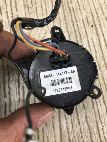 FORD AM5T14K147CA Блок кнопочных переключателей рулевого колеса в наличии Кривой Рог