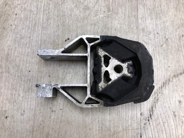Подушка двигателя AV616P082AC FORD