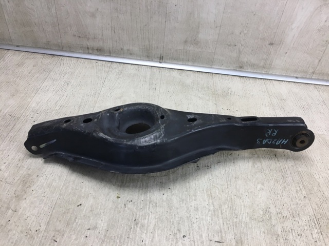 B45A28300C MAZDA Рычаг задней подвески нижний правый купить в Львов