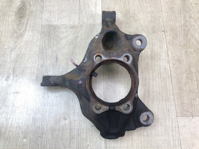 B45A33021 MAZDA Цапфа (поворотный кулак) передний правый купить в Каменское