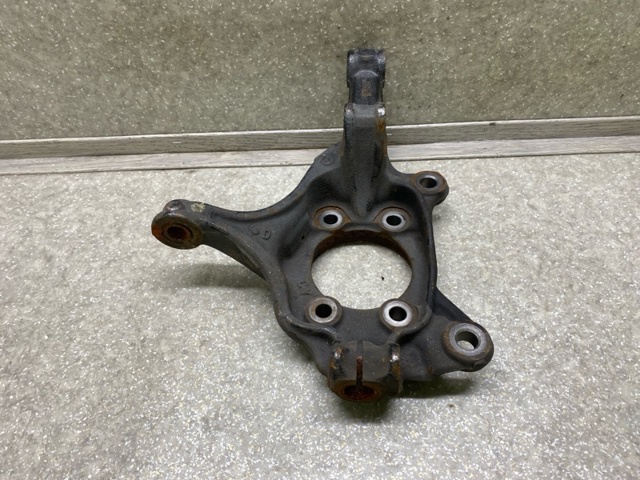 MAZDA B45A33031 Цапфа передняя левая в наличии Павлоград