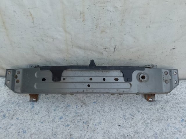 Усилитель переднего бампера  Мазда 3