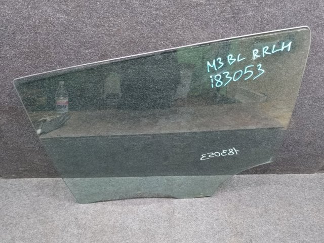 Стекло задней двери, левой BBN573511A MAZDA