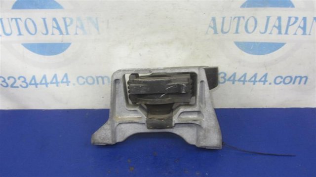 Правая подушка двигателя BFD139060B MAZDA