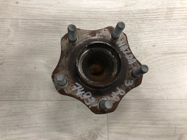 MAZDA BJS72615X Ступица задняя в наличии Ирпень