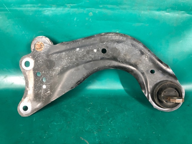 BJS728250A MAZDA Рычаг (тяга) задней подвески продольный нижний левый купить в Чернигов