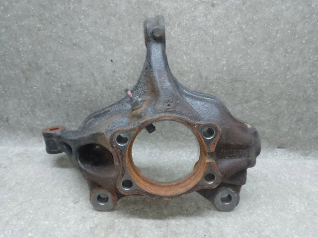 MAZDA BJS733031 Цапфа (поворотный кулак) передний левый в наличии Черкассы