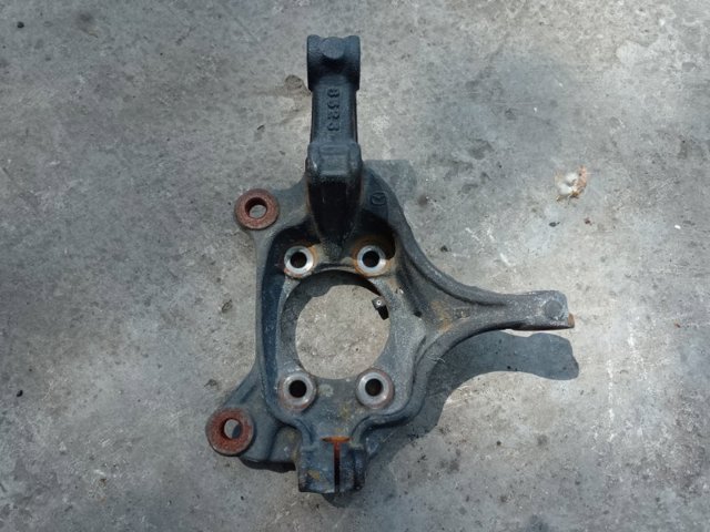 Цапфа Mazda 3
