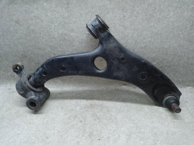 Рычаг передней подвески нижний, правый BPN734300A MAZDA