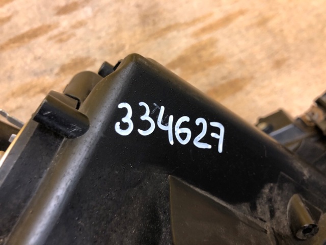 MAZDA CD85510K0B Правая фара в наличии Львов
