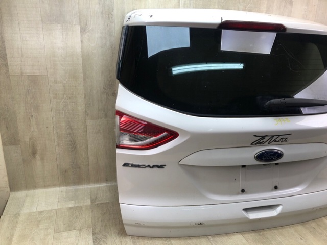 Дверь 5 Ford Escape II